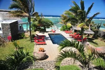 تختخواب و صبحانه La Maison D Eté Hotel By Newmark