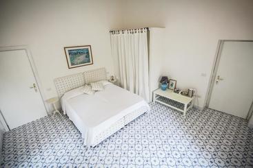 ベッドアンドブレックファースト Ponteronico Resort