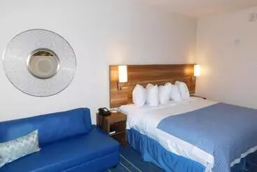 Hotelli Days Inn & Suites By Wyndham Kearney Ne