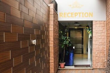 בית מלון כפרי Indralok Inn