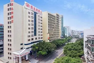 Vienna Hotel Guangdong Gaozhou City East Passenger Depot