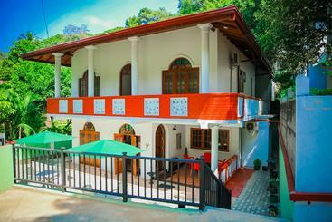 Hotel Red Star Kandyan