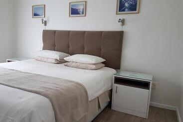 تختخواب و صبحانه Sounds Of The Sea