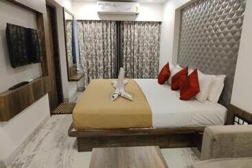 Hotel Sanmukh By Adamo