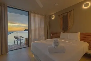 هتل Unu