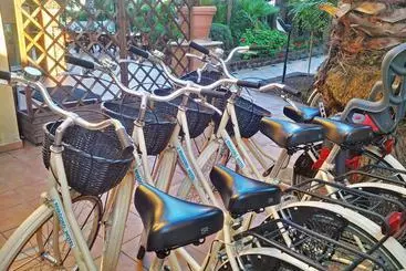 Hotel Rivadoro Spiaggia Ombrellone E Lettini Piscina Parcheggio