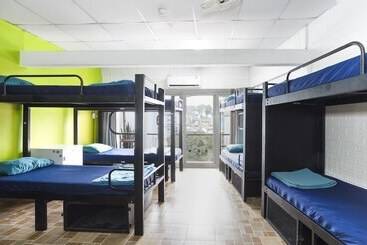 Hangout Hostel Hcm