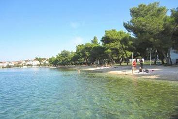 ホテル Apartments Lili Flora