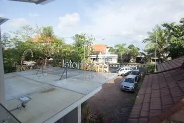 Maxi Hotel Kedonganan
