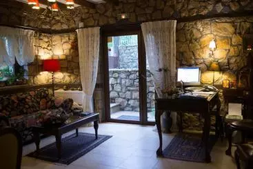 Hotel Archontiko Emmanouilidi Suites