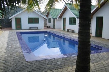 فندق Avakasha Beach Resort