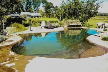 Отель Moorcroft Manor Boutique Country