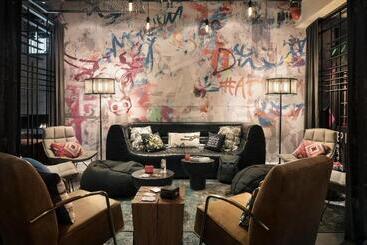 בית מלון כפרי Moxy Chicago Downtown