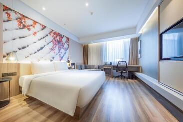 Atour Hotel Hongqiao Hub National Exhibition Center Shanghai