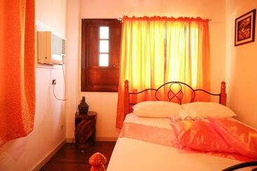 בית מלון כפרי Isla Bonita Beach Resort