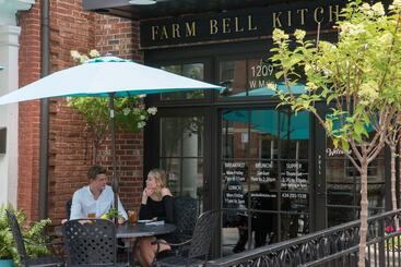 فندق Dinsmore Boutique Inn