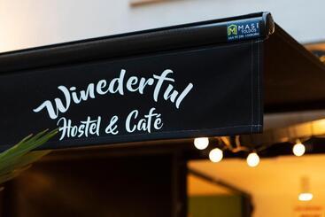 Hotel Winederful Hostel & Café