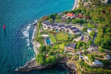 בית מלון כפרי Rajavilla Lombok Resort Seaside Serenity