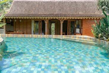 酒店 Umadhatu Resort