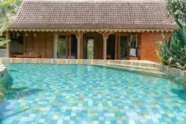 Hotel Umadhatu Resort