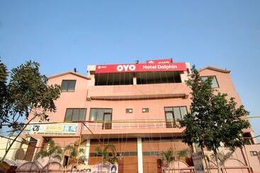 OYO 7609 Hotel Dolphin