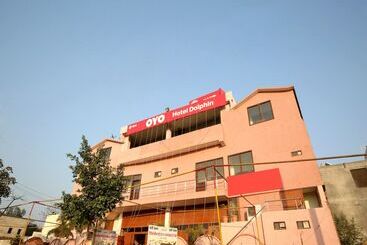 OYO 7609 Hotel Dolphin