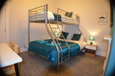 Hotel Birchfields Guest House