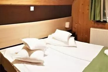 ホテル Traveland Butique Resort Poiana Brasov