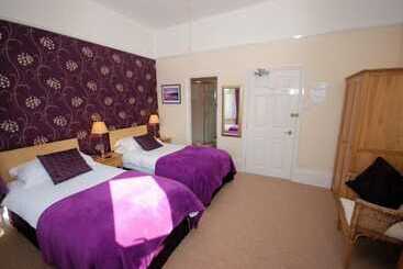 בית מלון כפרי Westbury Lodge