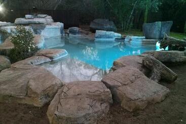 Hotel Boulders Safari Lodge