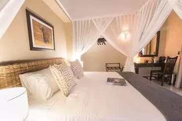 ホテル Bushbaby River Lodge