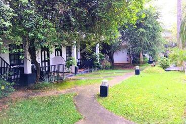 Hotel Flower Garden Eco Village