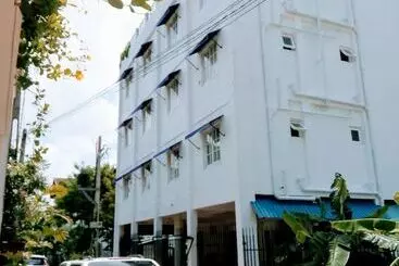 Queens Park Apartments