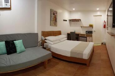 Hotel Bluewaves Beach House