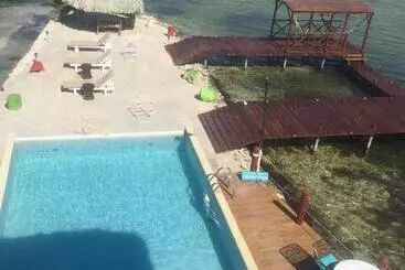 هتل Lina Point Belize Overwater Resort