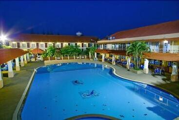 Отель Homeland Resort