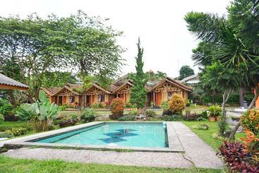 Отель Grand Pesona Ksatria By Issota