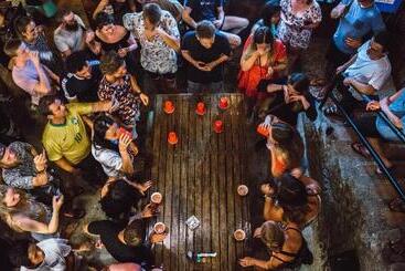 Hotelli Outpost Beach Hostel   Adults Only