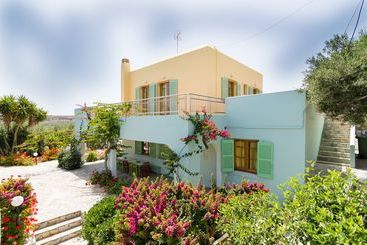 בית מלון כפרי Athena Villas Olive Grove & Estate