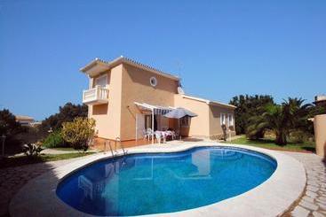 בית מלון כפרי Villa Bugamvilla