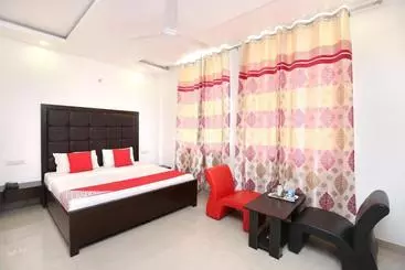 ホテル Fab Royal Plaza Zirakpur