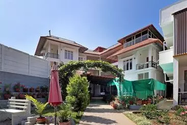 Hotel Treebo Vrindavan, 3 Km From Madikeri Fort