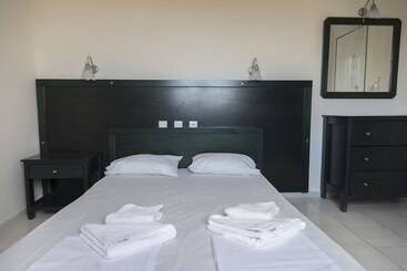 Hotel Sunset Studios & Apartments By Estia