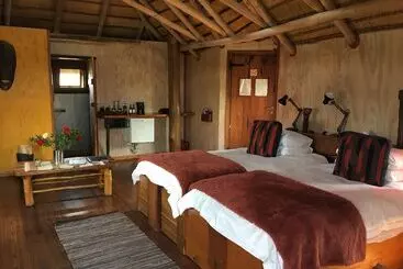 تختخواب و صبحانه Stiltz Guest House