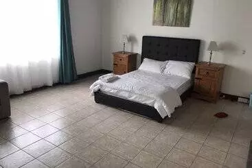 آپارتمان‌های توریست‌ها H&k Villa