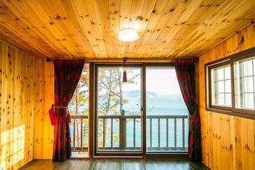 Appartements touristiques Geoje White O Pension