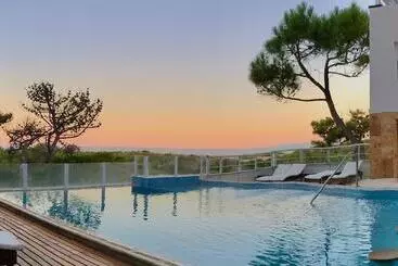 هتل آپارتمان Jaina Resort & Spa