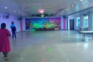 پانسیون Ben Auto