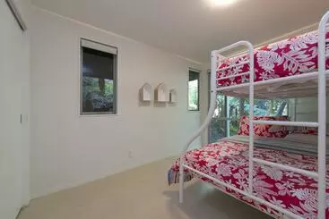 Ted S Cottage Near Little Oneroa Beach