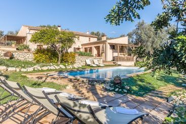 דירות לתיירים Villa Can Poncella